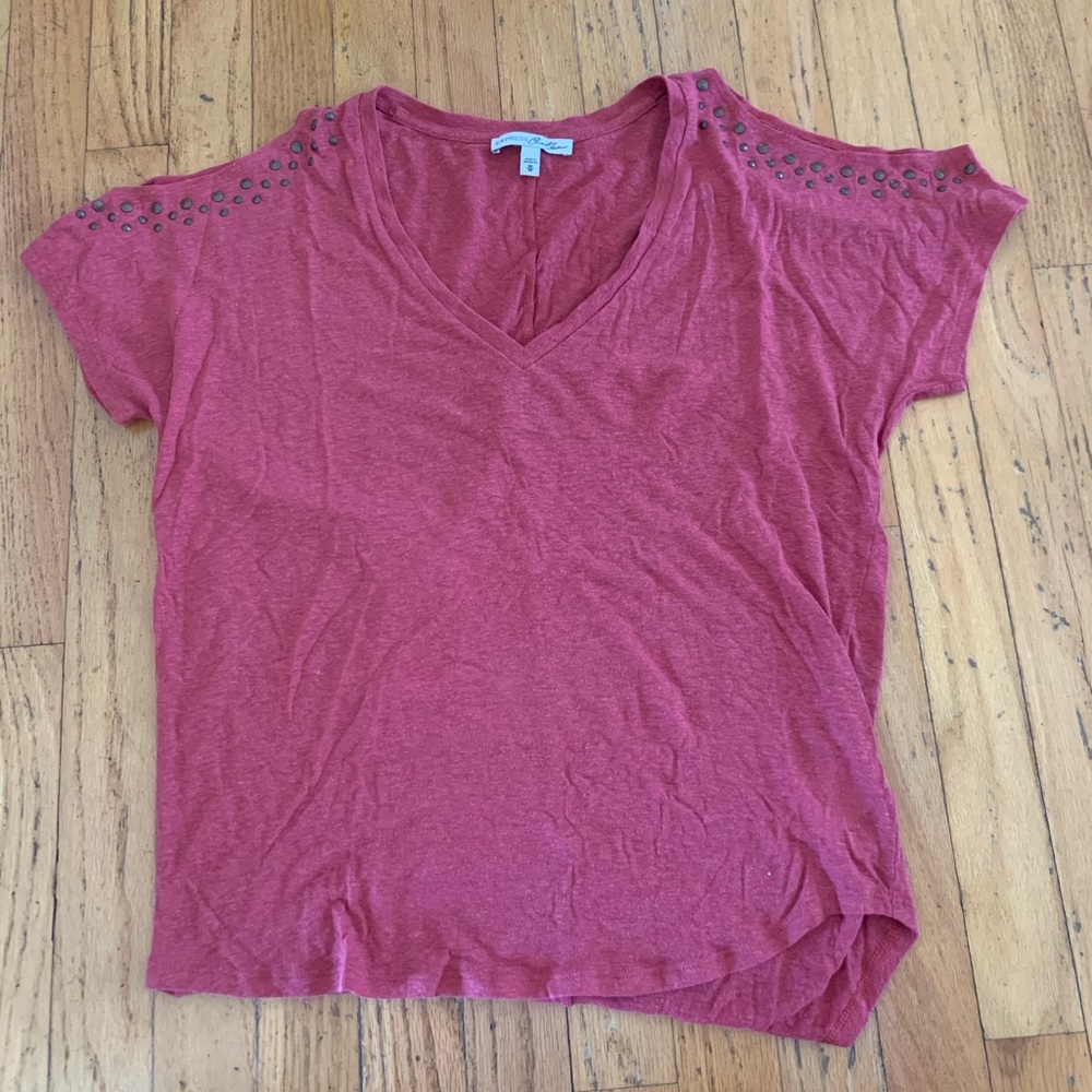 cold shoulder tee